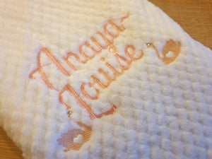 Beautiful personalised white waffle blanket and swan design.