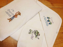 Load image into Gallery viewer, Baby cuddle dry hooded towel, bath towel and wash cloth set