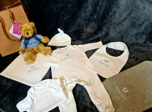 Load image into Gallery viewer, Duluxe Personalised New Baby Hamper