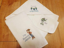 Load image into Gallery viewer, Baby cuddle dry hooded towel, bath towel and wash cloth set