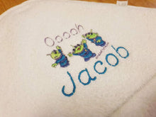 Load image into Gallery viewer, Baby cuddle dry hooded towel, bath towel and wash cloth set