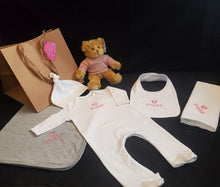 Load image into Gallery viewer, Duluxe Personalised New Baby Hamper